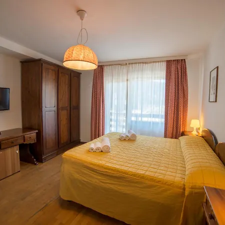 Отель Hg Italia