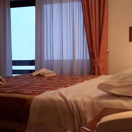 Hg Italia Отель Брюссон